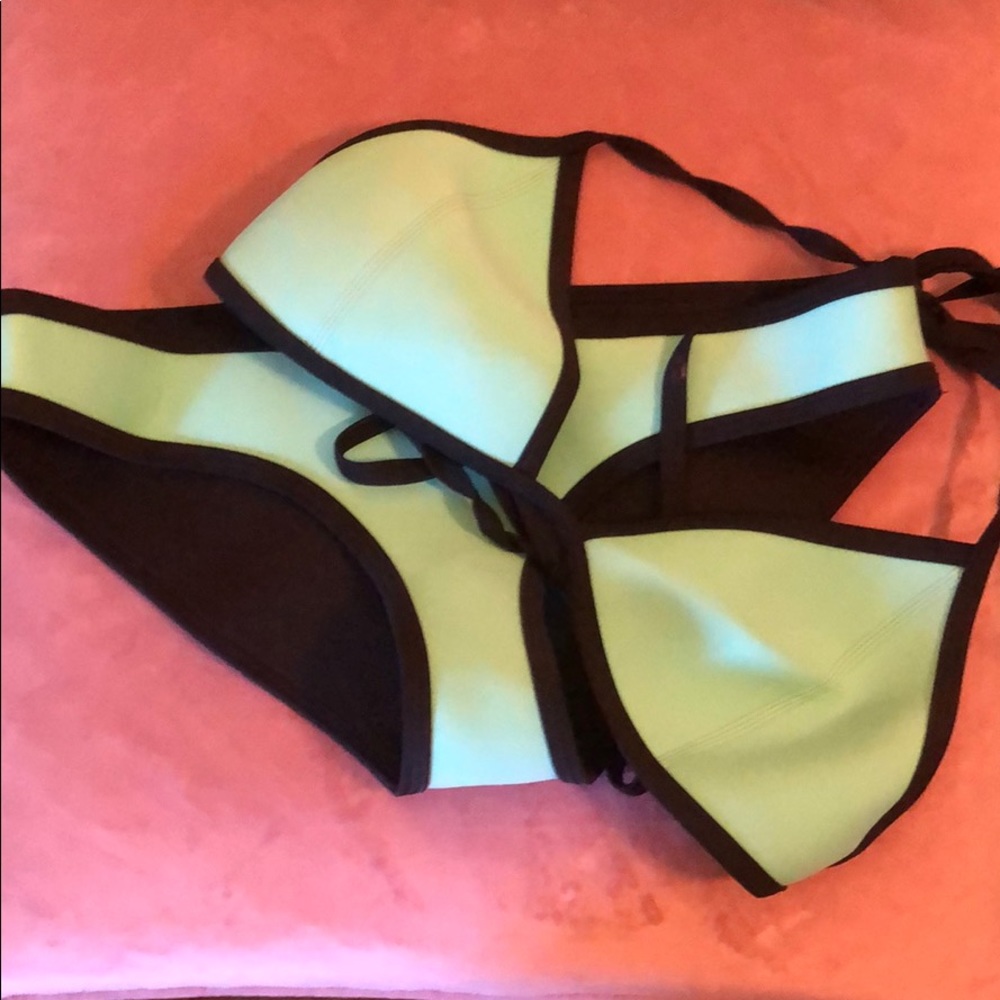 Triangl swimwear Bundle